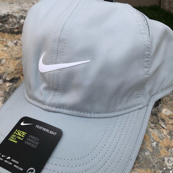 Nike Aerobill Featherlight Hat - Picture 2 of 7